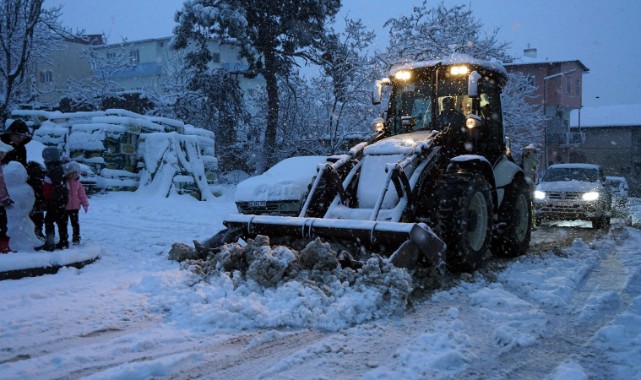 Arterleri Ulaşıma Açık Tutmak İçin Büyükşehir’den Yoğun Mesai..