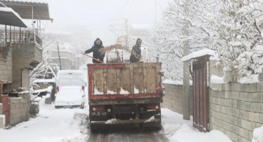 Dulkadiroğlu’da Kar Mücadelesi 105 Mahallede Devam Ediyor..