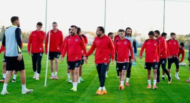 İstiklalspor’un Devre Arası Kampı Antalya’da Başladı..