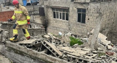 Kahramanmaraş’ta metruk bina çöktü..