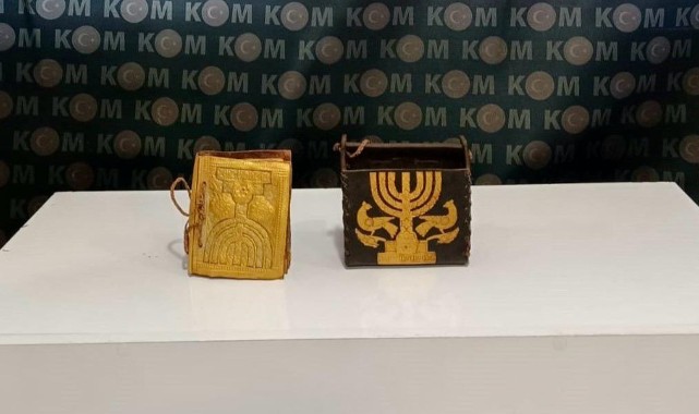 Kahramanmaraş’ta tarihi Tevrat Kitabı ele geçirildi..