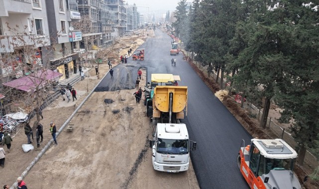 Azerbaycan Bulvarı’nda Altyapısı Tamamlanan Kısmın Üstyapısı Yenileniyor..