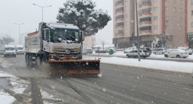 Büyükşehir’den Kar Yağışı Sonrası Arterlere Anında Müdahale..
