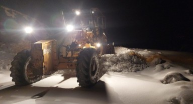 Büyükşehir, Kırsalda Karla Mücadelesini Kesintisiz Sürdürüyor..