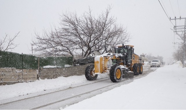 Dulkadiroğlu Belediyesi Karla Mücadelede Yoğun Çalışıyor..