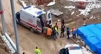  İkinci kattan düşen işçi yaralandı..