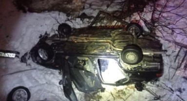 Otomobil köprülü kavşaktan aşağı düştü: 3’ü ağır 6..