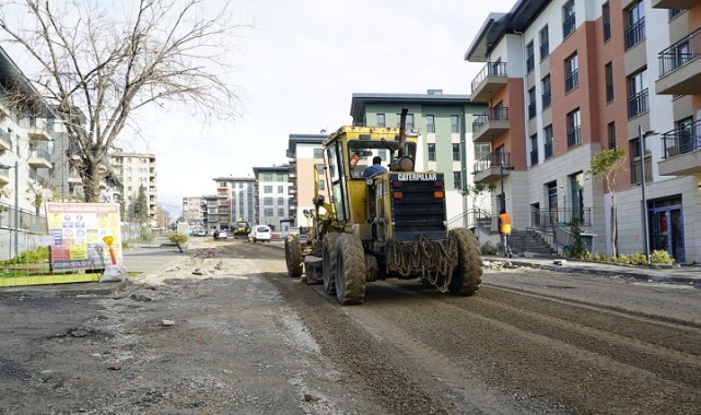 Yağışlarla Bozulan Yollara Müdahaleler Sürüyor..