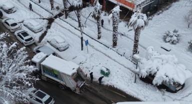 Zorlu kış şartlarına rağmen Onikişubat’ta temizlik hizmetleri aksamadı..