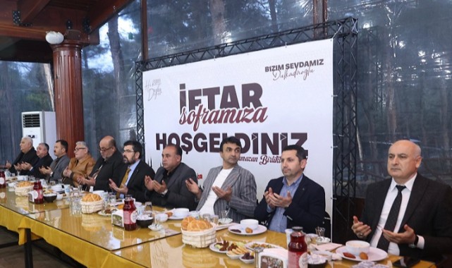 Başkan Akpınar, 105 Mahalle Muhtarı İle İftarda Buluştu..