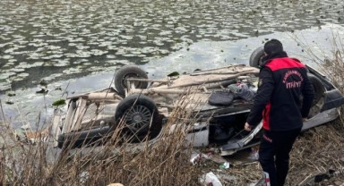 Kahramanmaraş’ta Otomobil Su Birikintisine Düştü: 78 Yaşındaki Sürücü Hayatını Kaybetti..