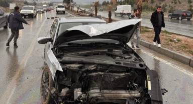  Kontrolden çıkan otomobil ağaca çarptı: 1 yaralı 