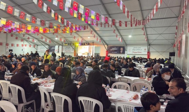 Ramazan’ın İlk Gününde Büyükşehir’in İftar Çadırlarında Dayanışma ve Neşe Bir Arada..