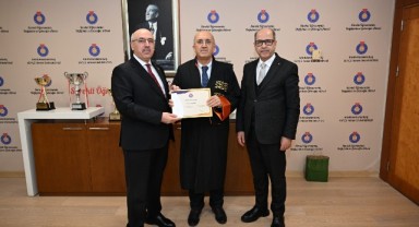 Sütçü İmam’da Profesör ve Doçent Kadrosuna Atananlar Belgelerini Aldı..