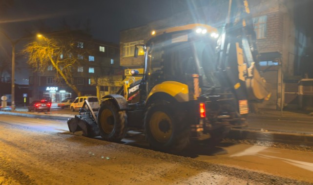 Yağışların Arterlerde Oluşturduğu Tahribatlar Hızla Gideriliyor..