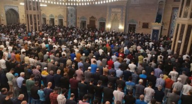 Kahramanmaraş’ta Kadir Gecesi’nde Abdulhamid Han Camii Doldu Taştı