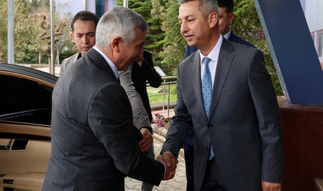 Vali Ünlüer’den Rektör Okumuş’a Hayırlı Olsun Ziyareti