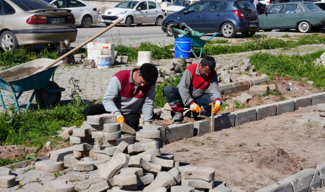 Onikişubat Belediyesi Vatandaşların Yaşam Kalitesini Yükseltmek Amacıyla Üstyapı Çalışmalarını Aralıksız Sürdürüyor