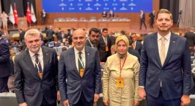 Başkanlar, AK Parti 180. Genişletilmiş İl Başkanları Toplantısı’na Katıldı..