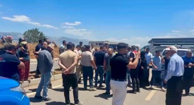 Kahramanmaraş’ta Kaçak Yapı Tepkisi: Batı Köyleri Yolu Ulaşıma Kapatıldı 
