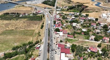 Kılavuzlu Mevkiinde Geçici Trafik Düzenlemesine Gidildi..