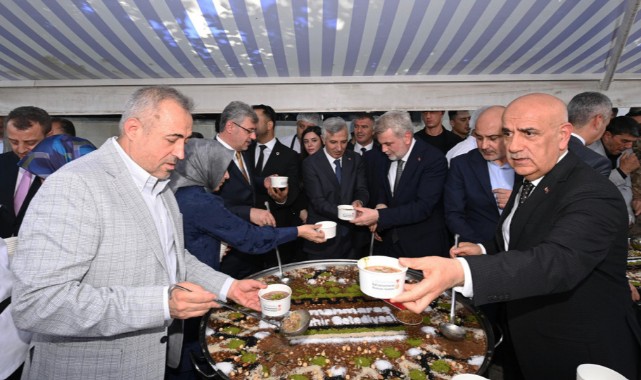5 Bin Vatandaşa Aşure İkram Ettik