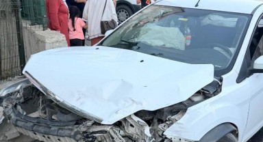 Kahramanmaraş’ta İki Otomobil Çarpıştı: 1 Yaralı