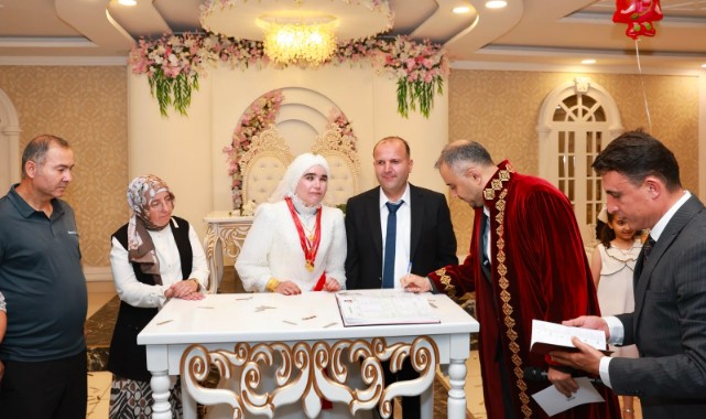 Kahramanmaraş’ta Sevgi Engel Tanımadı: Doğuştan Görme Engelli İki Öğretmen Hayatlarını Birleştirdi