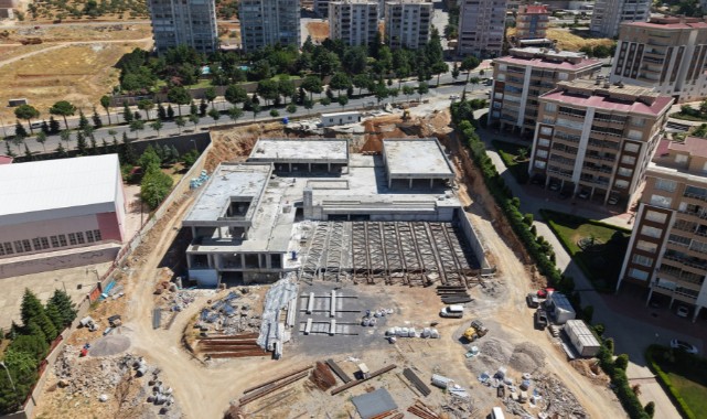 Türkiye'ye Örnek Bir Gençlik Kompleksi Yapıyoruz