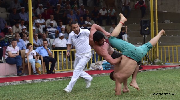 27. GELENEKSEL KARAKUCAK GÜREŞ FESTİVALİ YAPILDI