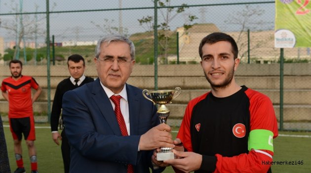 42 ÜLKEDEN KSÜ ÖĞRENCİLERİ, FUTBOL TURNUVASINDA BULUŞTU