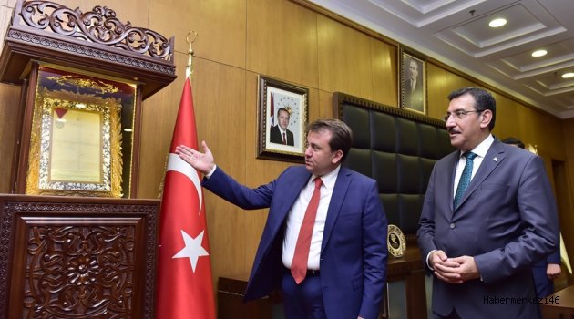 BAKAN TÜFENKCİ’DEN BÜYÜKŞEHİR’E ZİYARET