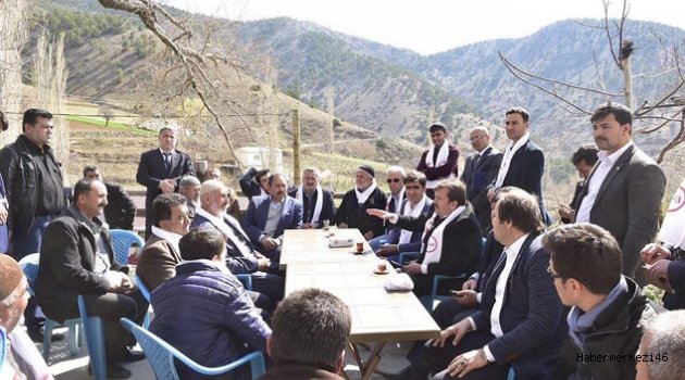 BAŞKAN ERKOÇ EKİNÖZÜ’NDE MAHALLELERİ GEZDİ.