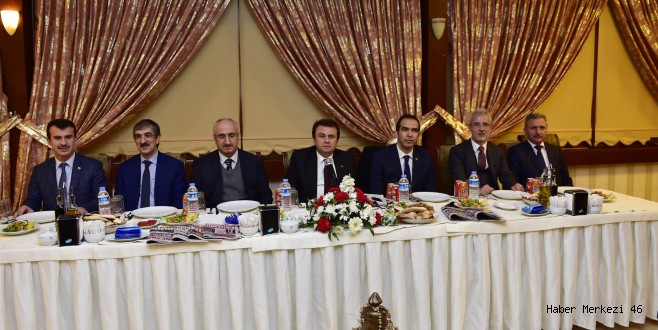 BAŞKAN GAZETECİLERLE BULUŞTU