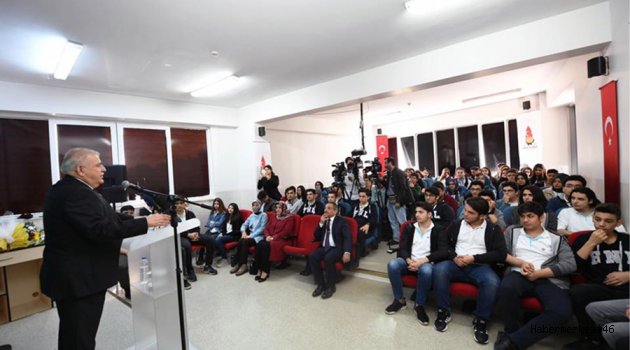 BAŞKAN MAHÇİÇEK ÖĞRENCİLERE TECRÜBELERİNİ AKTARDI