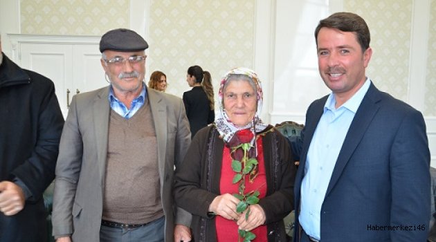 BİR YASTIKTA GOCADILAR..