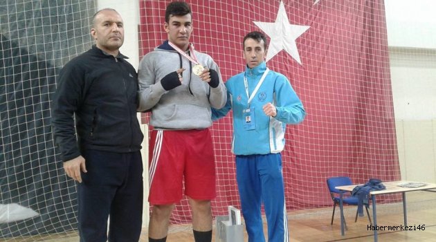 BOKS’TA TÜRKİYE ŞAMPİYONU BİZDEN