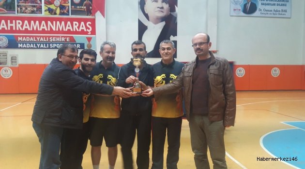 DULKADİROĞLU ŞAMPİYON..