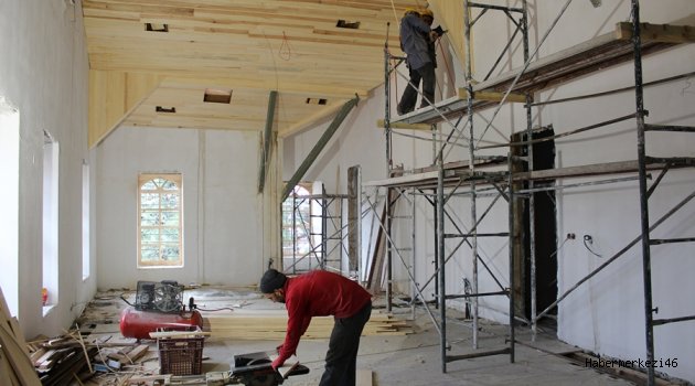 EDEBİYAT MÜZESİNDE RESTORASYON DEVAM EDİYOR