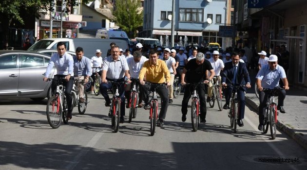 GÖKSUN’DA SAĞLIKLI YAŞAM YÜRÜYÜŞÜ YAPILDI