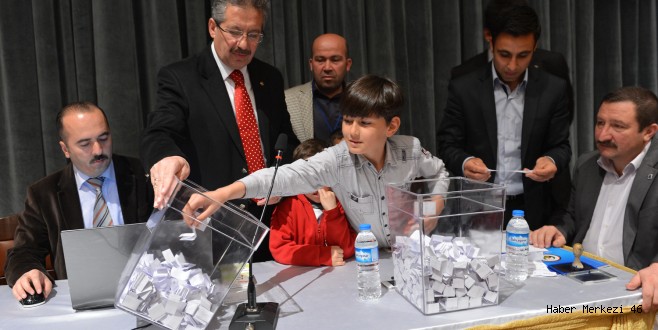 GÖLKENT KONUTLARINDA KUR’ALAR ÇEKİLDİ