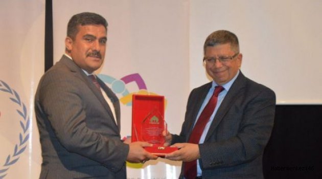 İŞİTME ENGELLİLER, ‘MANEVİ MİMARLARI’ İLE BULUŞTU