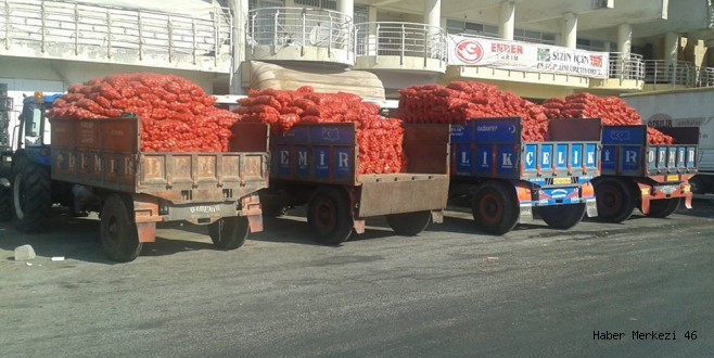 KAYIT DIŞI SATILAN ÜRÜNLERE EL KONULDU