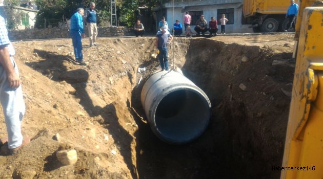 KIRMAKAYA’DA BÜZ DÖŞEMESİ DEVAM EDİYOR
