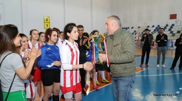 KSÜ BAYAN SALON FUTBOLU TAKIMI 1. LİGE YÜKSELDİ