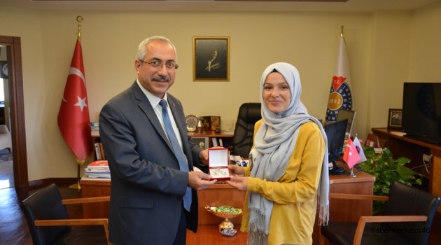 KSÜ ÖĞRENCİSİ SAFİYE SARITÜRK REKORA DOYMUYOR